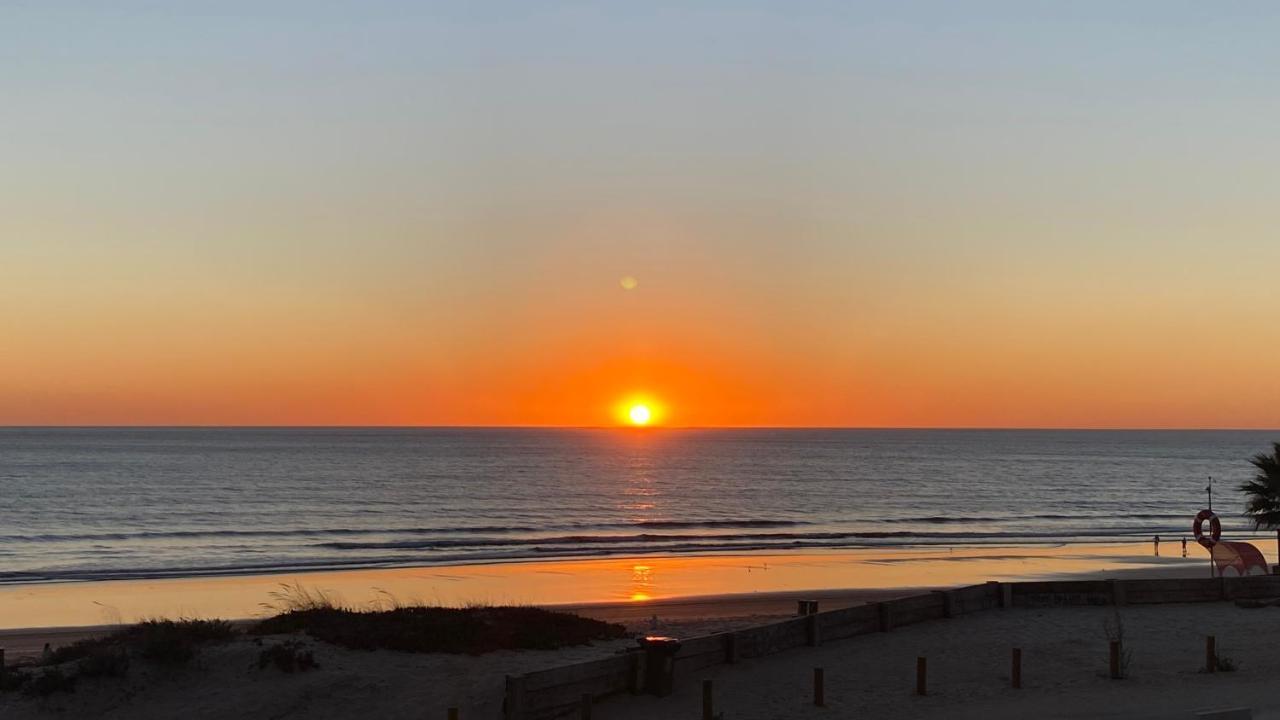 Rock'S Beach Spot Front Costa de Caparica Buitenkant foto